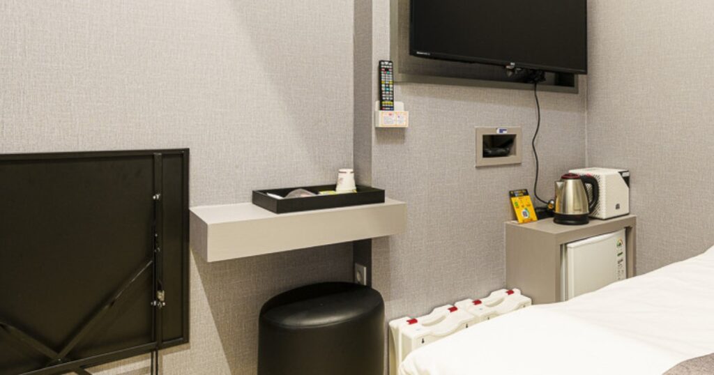 ホテル東洋荘 東大門コンセント