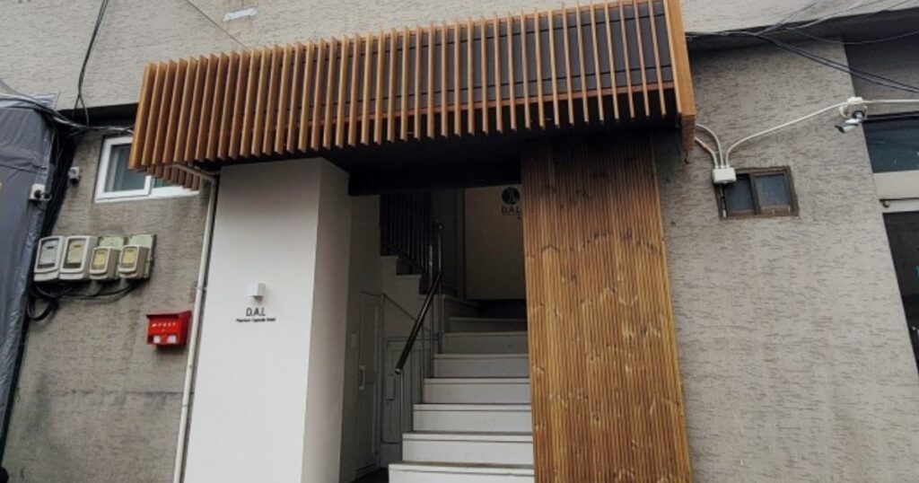 D.A.L Premium Capsule Hotel