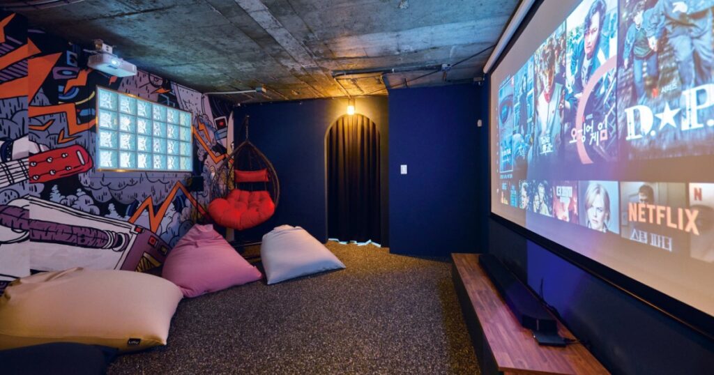 Hi Thereデザインゲストハウスシアタールーム