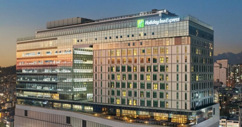 ホリデイインエクスプレスソウル弘大外観