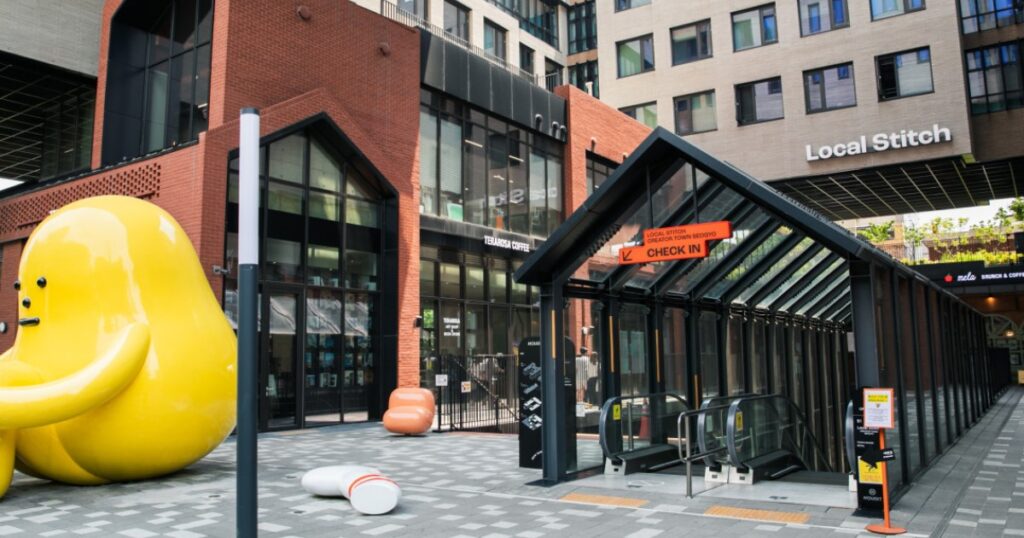 ローカルスティッチクリエイタータウン西橋外観