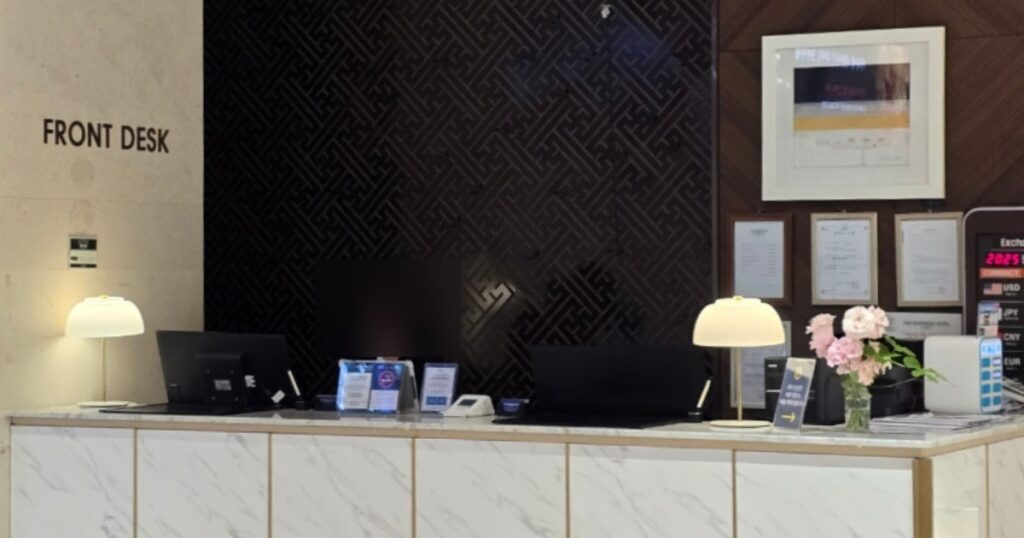 ザ・リバーサイドホテルフロント