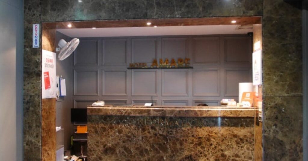 チョンノ アマーレホテルフロント